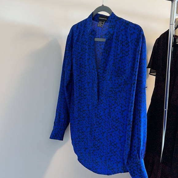 Central Park West (Aritzia) blue/black top size S, Used, really good condition - Picture 3 of 4